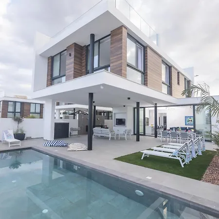 אתר נופש Aqua 4 Bedrooms פאראלימני