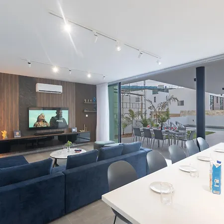 Aqua Pearl 18 With Heated Pool Villa *