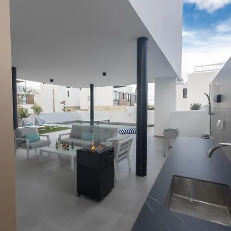 Villa Aqua Pearl 18 With Heated Pool Paralimni