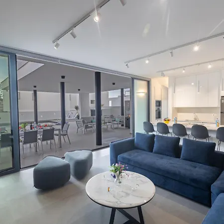 אתר נופש Aqua 4 Bedrooms *