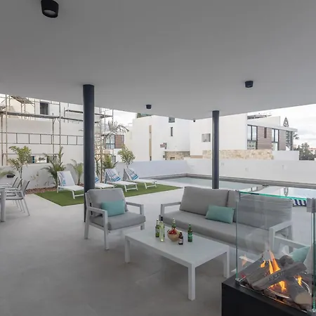 Aqua 4 Bedrooms *