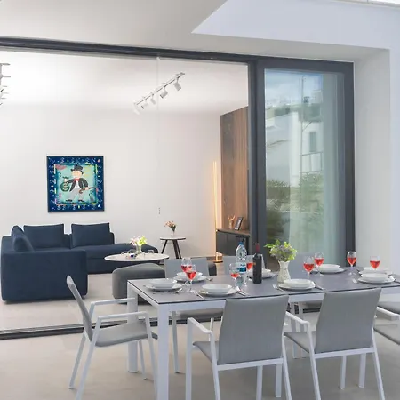 Aqua 4 Bedrooms אתר נופש *