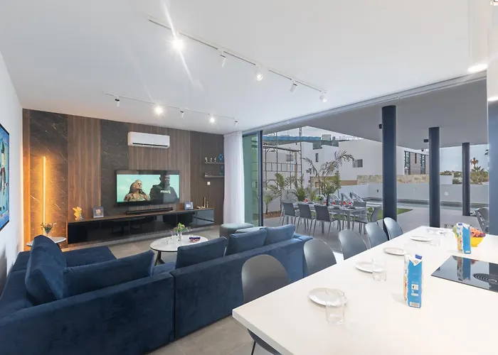 Aqua 4 Bedrooms * Paralimni