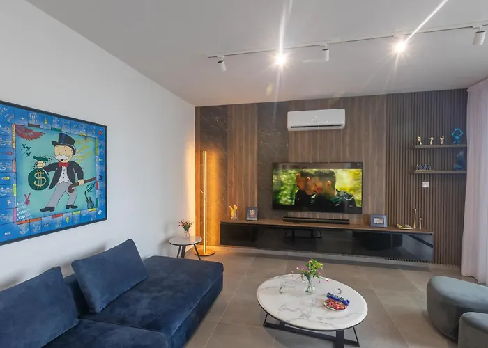 Aqua 4 Bedrooms Rezort Paralimni