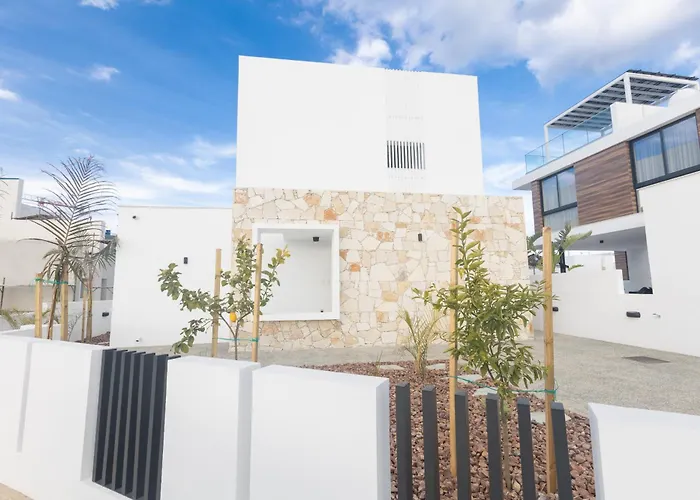 Rezort Aqua 4 Bedrooms Paralimni