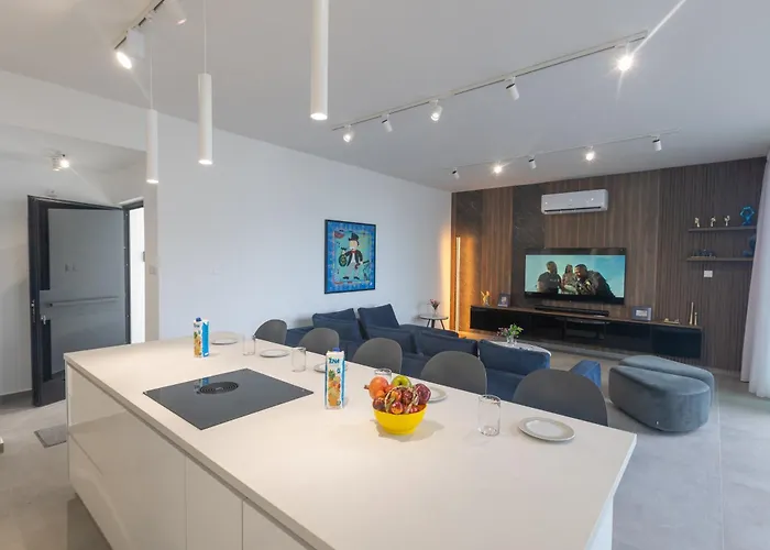 Aqua 4 Bedrooms * Paralimni